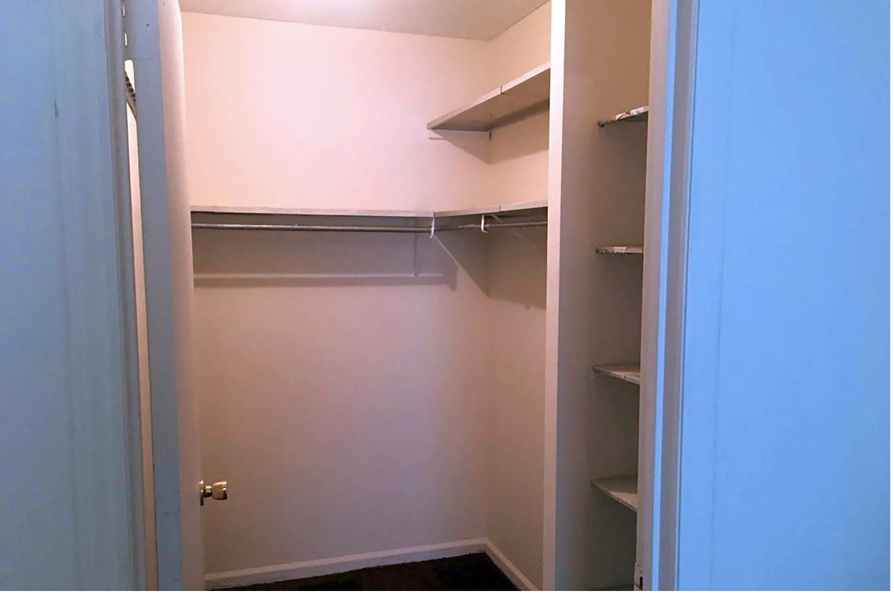 2920 New Walkertown Rd #O - Photo 3 of 6