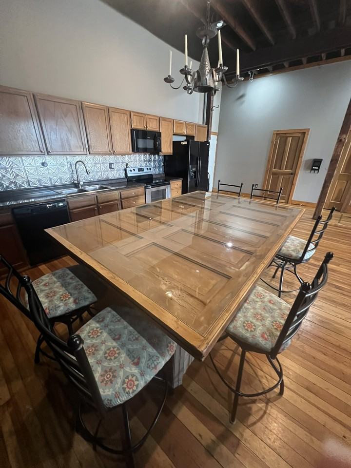 921 Broad St #Y - Photo 3 of 15
