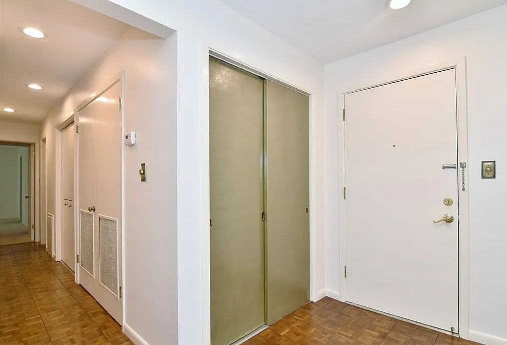 19425 Van Aken Blvd #410 - Photo 7 of 21