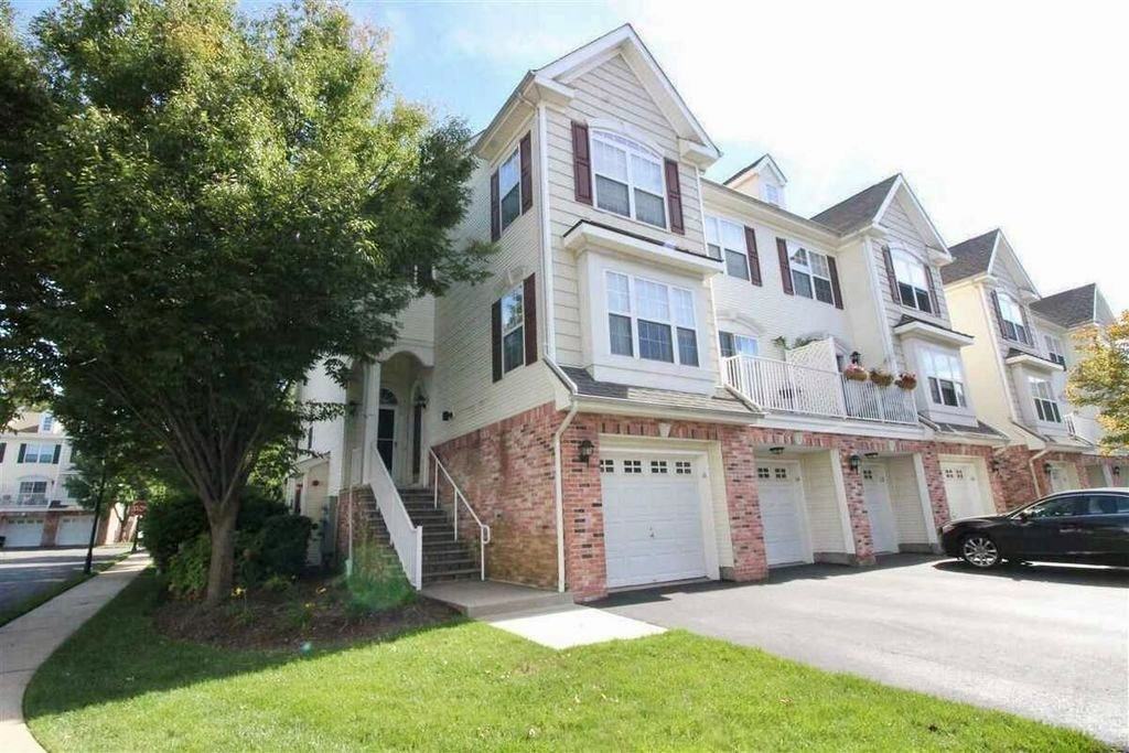 14 Elco Court #14 - Photo 2 of 16