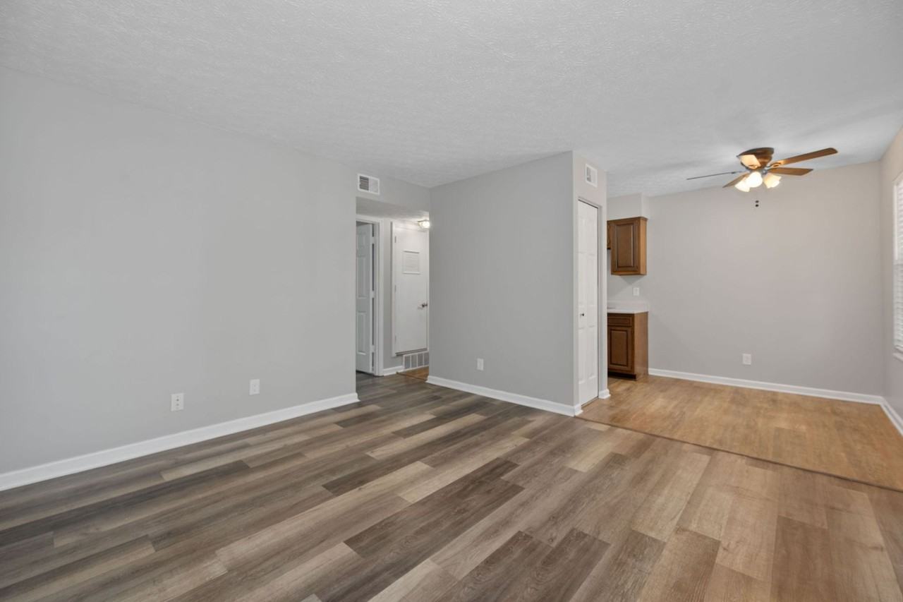 Park Row Apartments - Photo 3 of 6