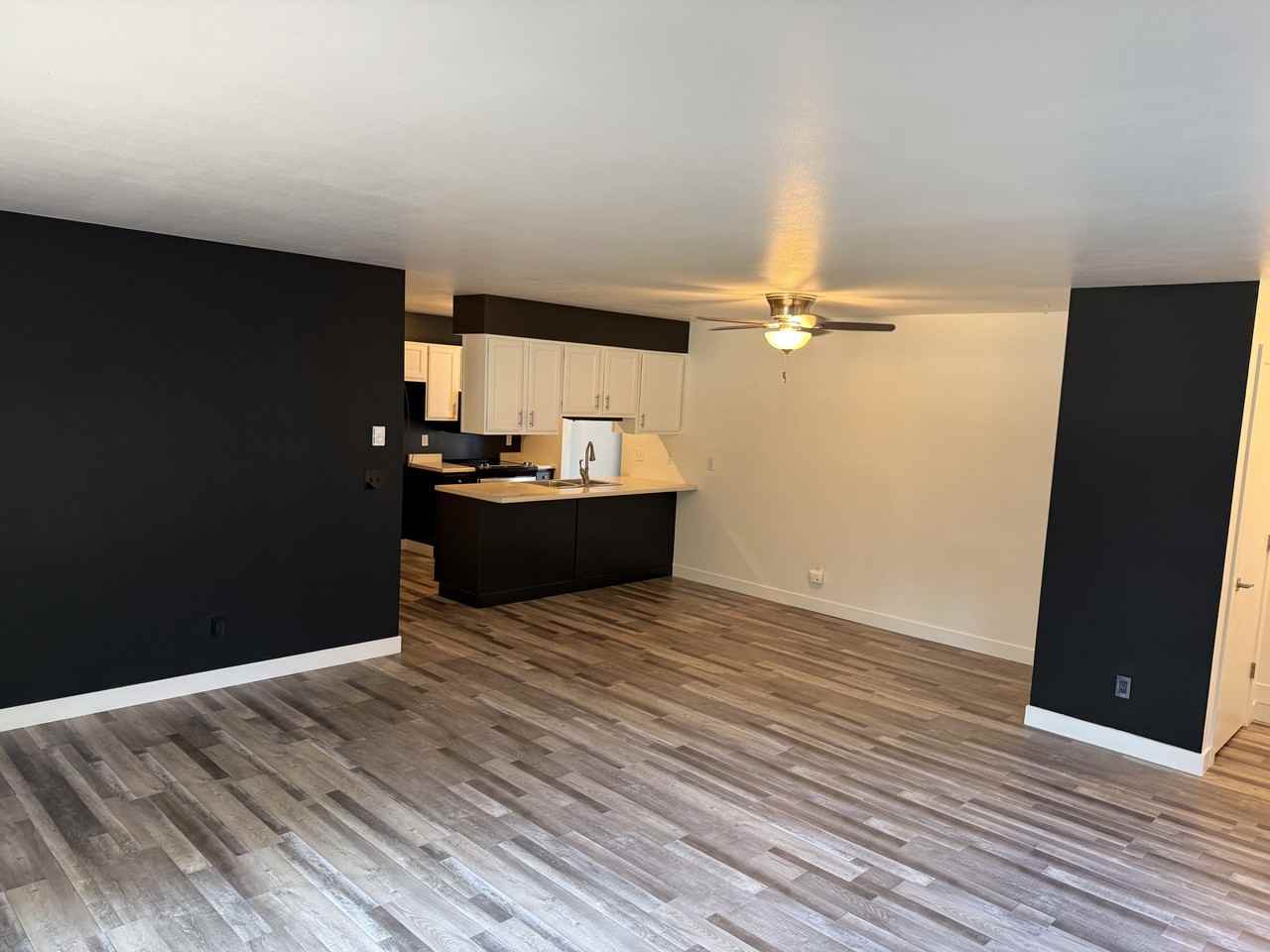505 Slinger Rd #4 - Photo 5 of 21