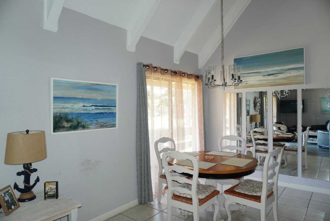 542 North Driftwood Bay - Photo 6 of 16