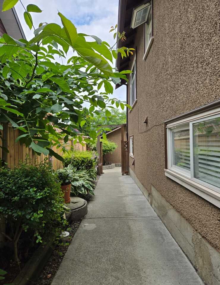 410 Kelly Street - Photo 3 of 23