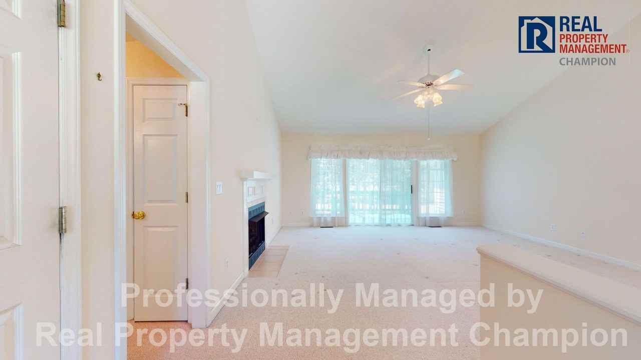 2039 Royal Pines Dr - Photo 3 of 37