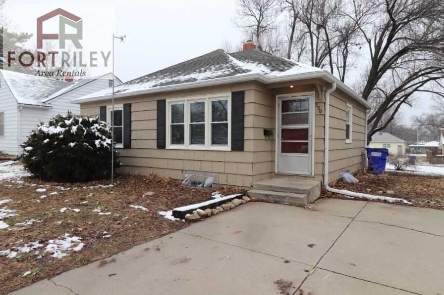 530 W Elm St - Photo 2 of 22