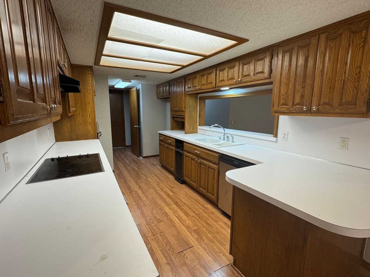 9715 S 92nd East Ave - Photo 2 of 17