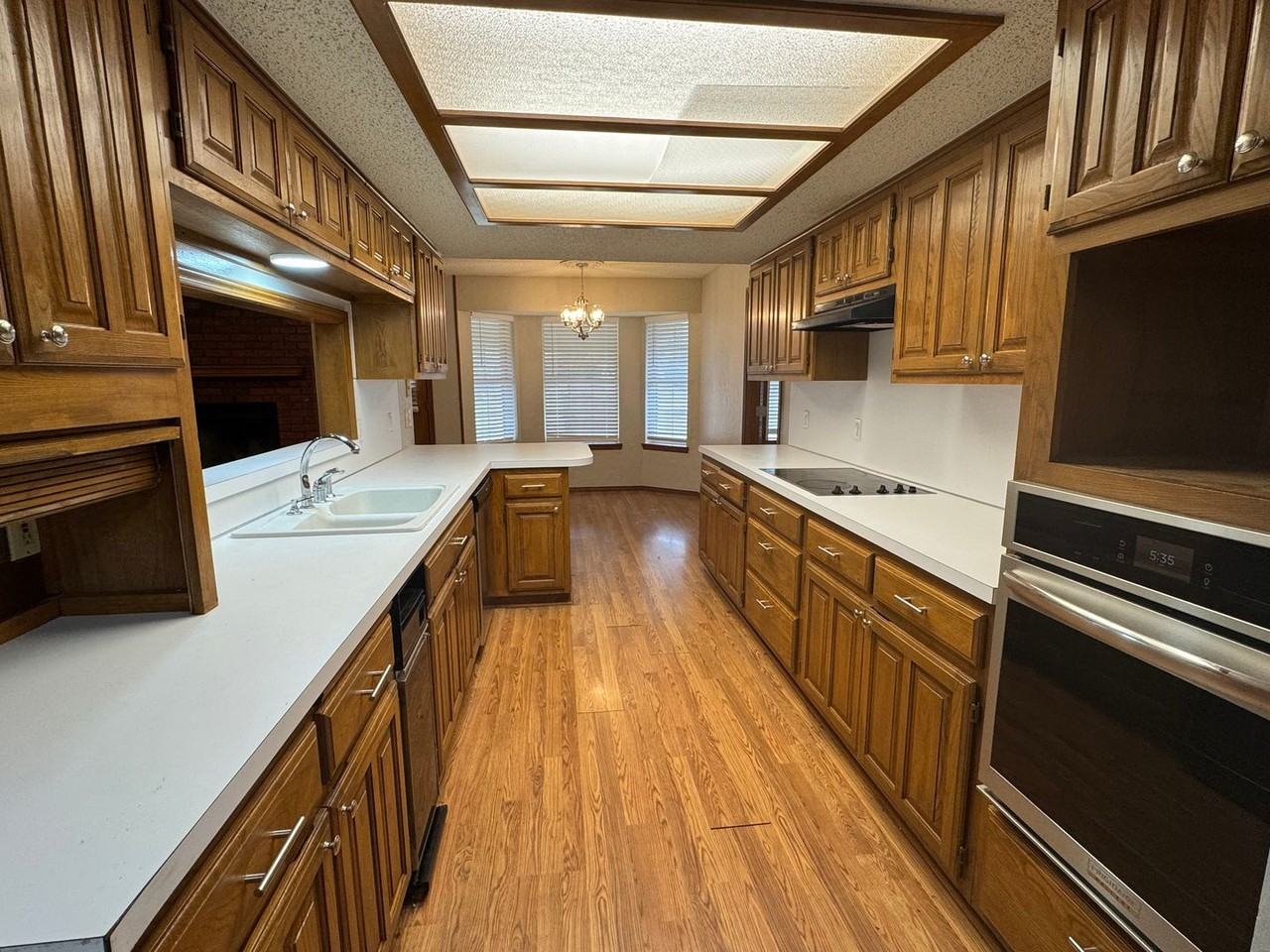 9715 S 92nd East Ave - Photo 3 of 17