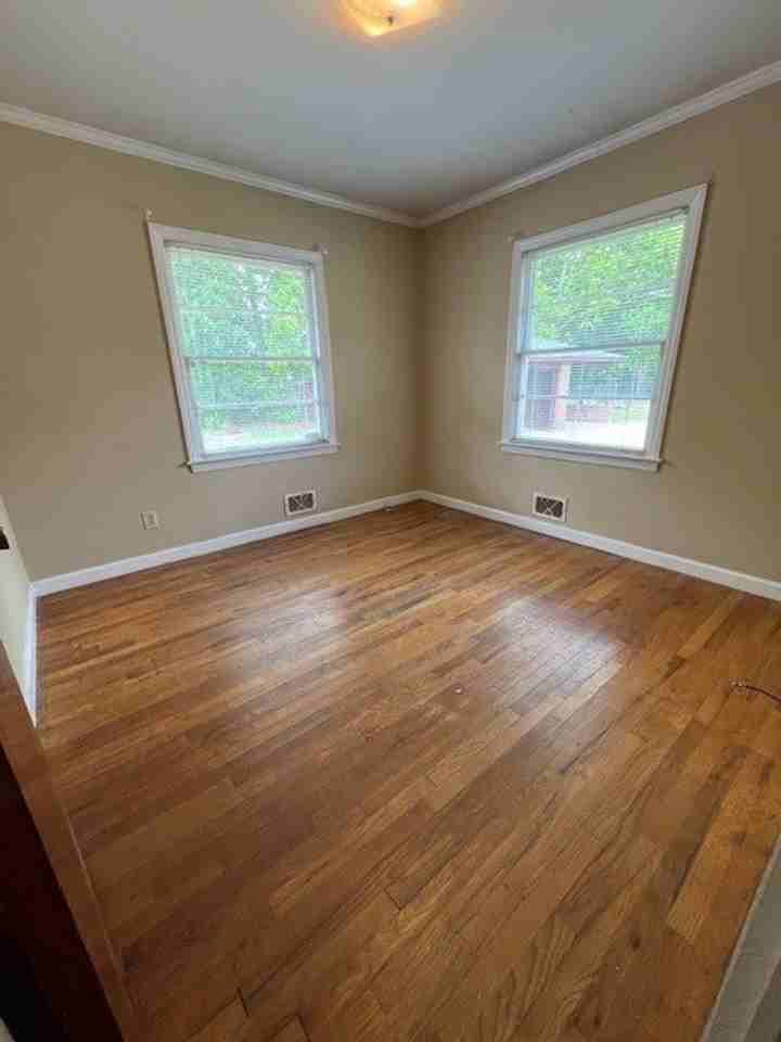 226 Ware St - Photo 6 of 8