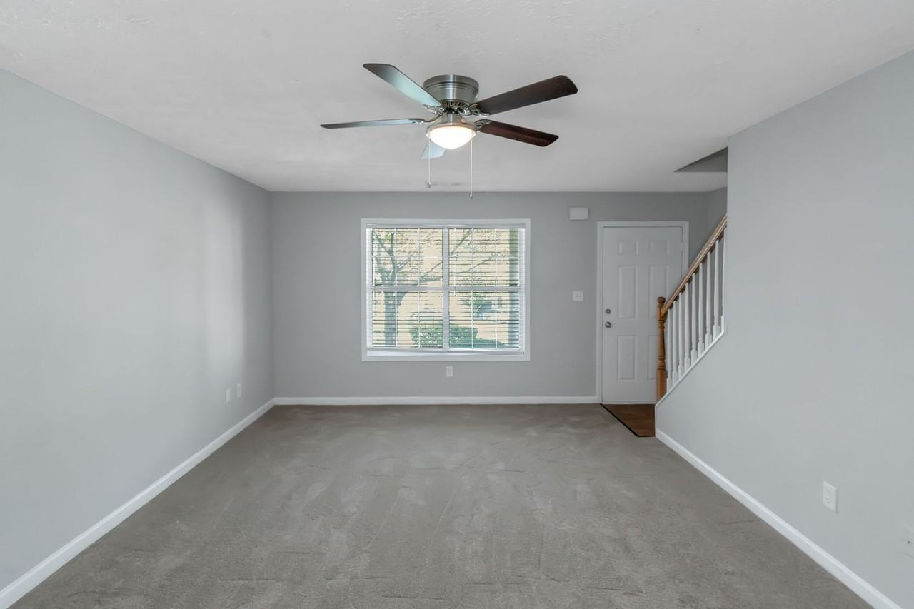 7037 Ravenwood Ln - Photo 7 of 21