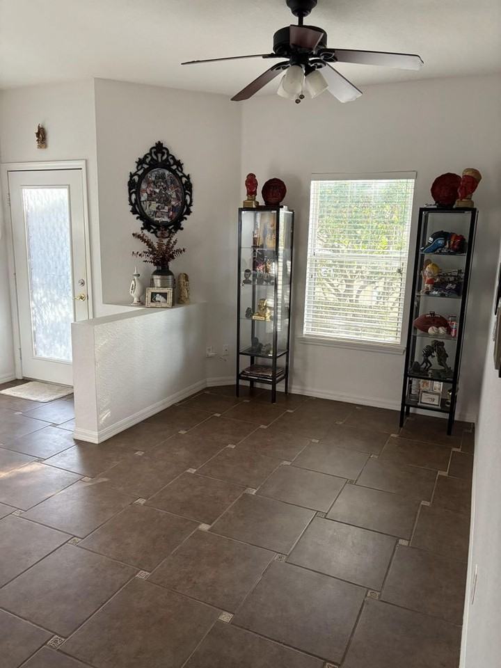 9014 Heathland Ct - Photo 2 of 11