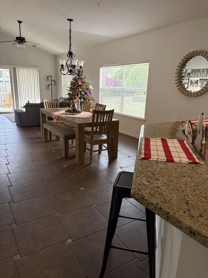 9014 Heathland Ct - Photo 3 of 11