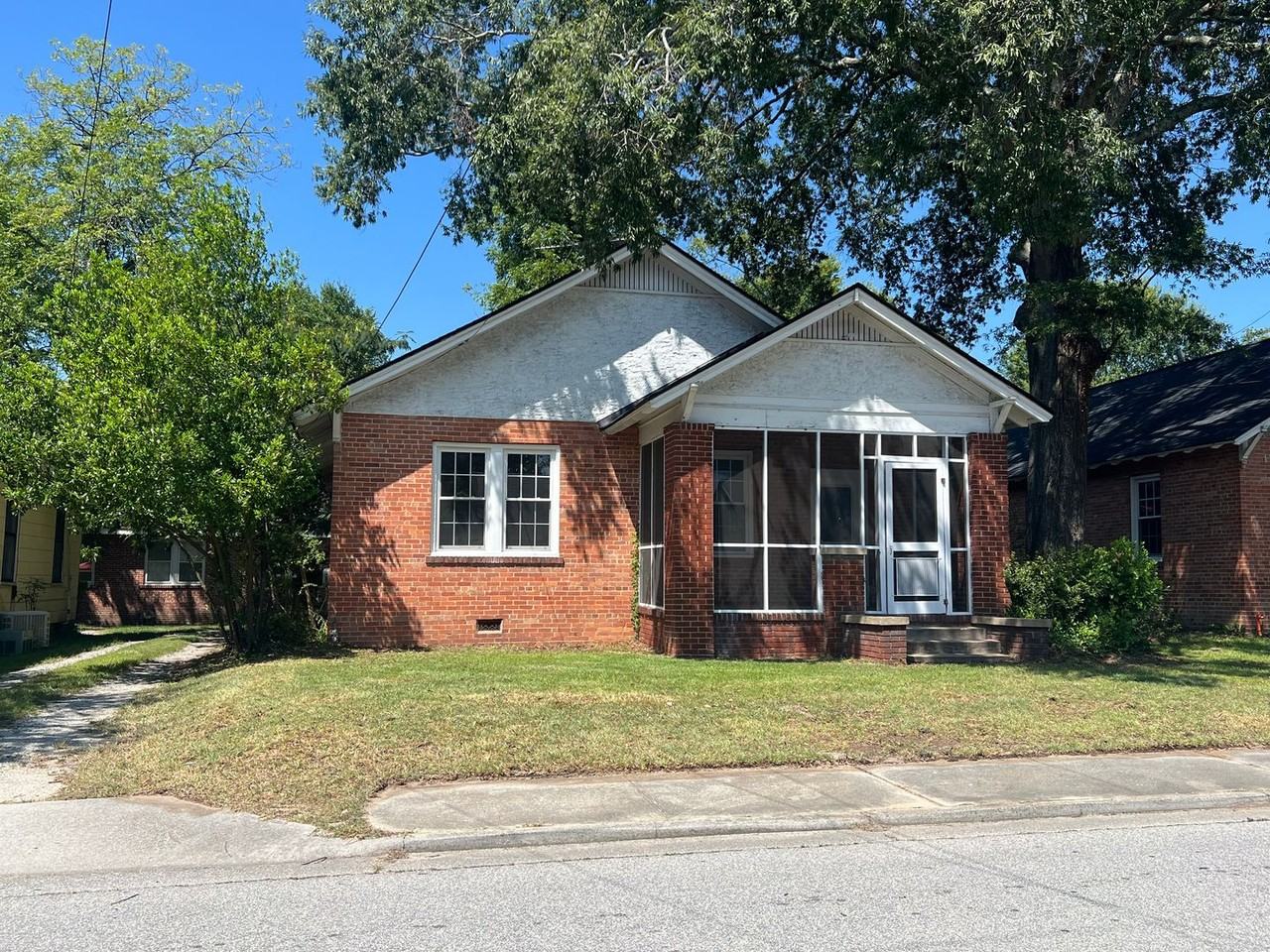 203 Church St - Photo 2 of 9