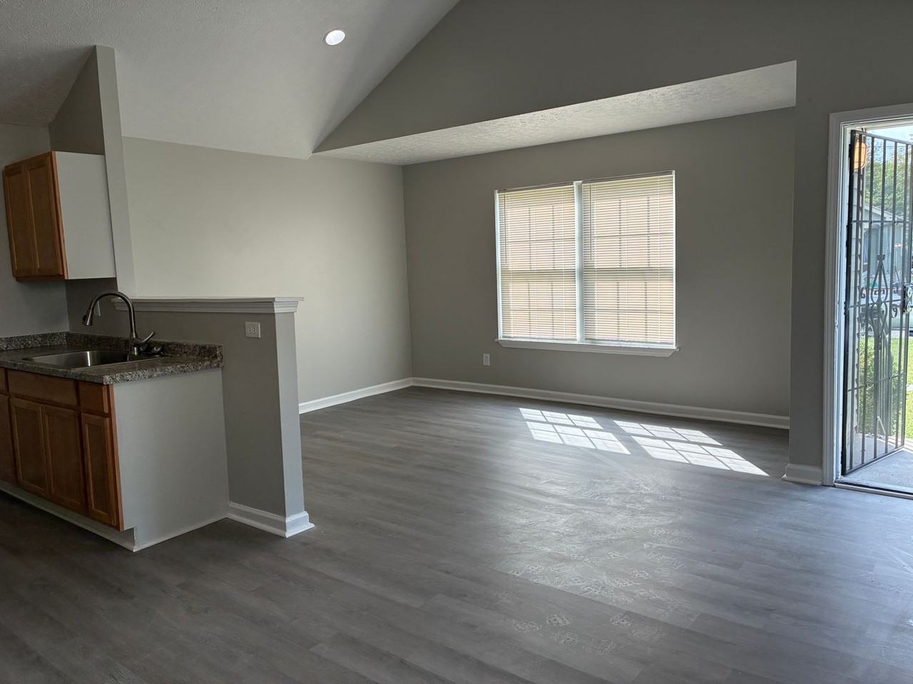 4101 Sunset Ave - Photo 2 of 9