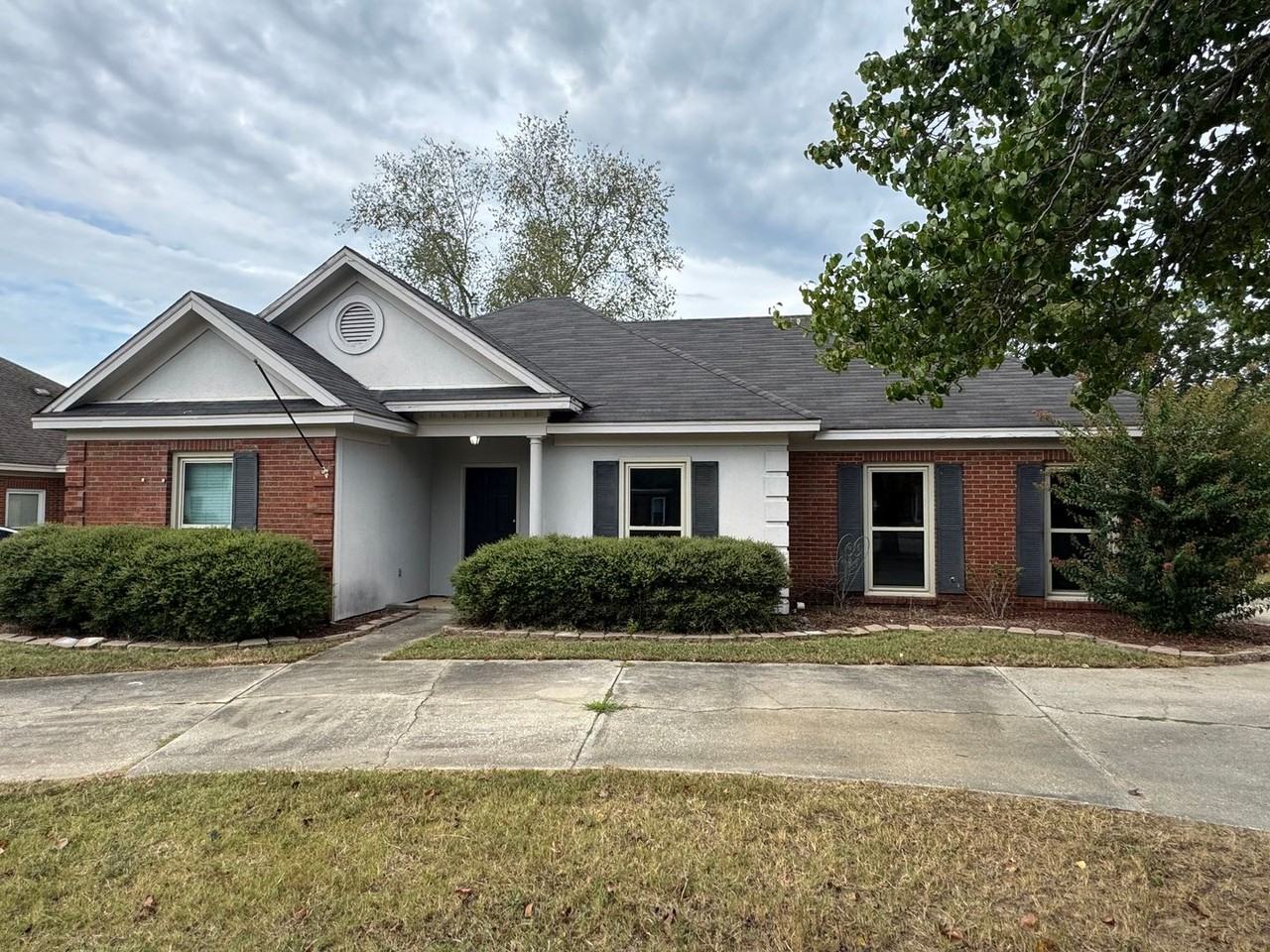 8231 Lochwood Dr - Photo 2 of 26