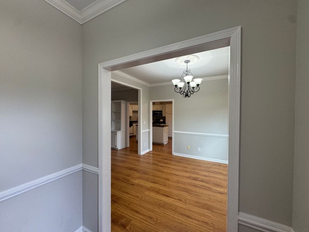 8231 Lochwood Dr - Photo 3 of 26