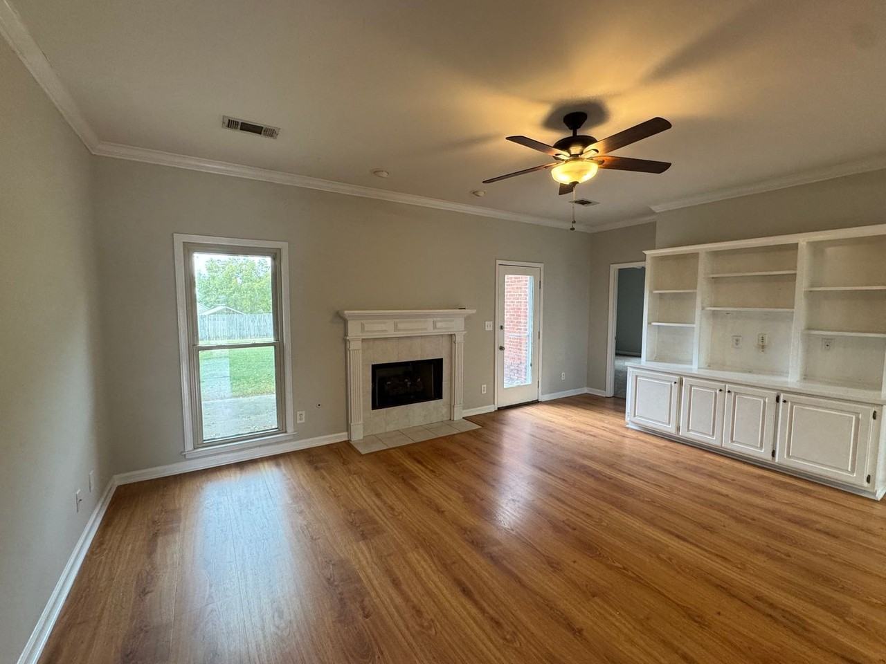 8231 Lochwood Dr - Photo 5 of 26