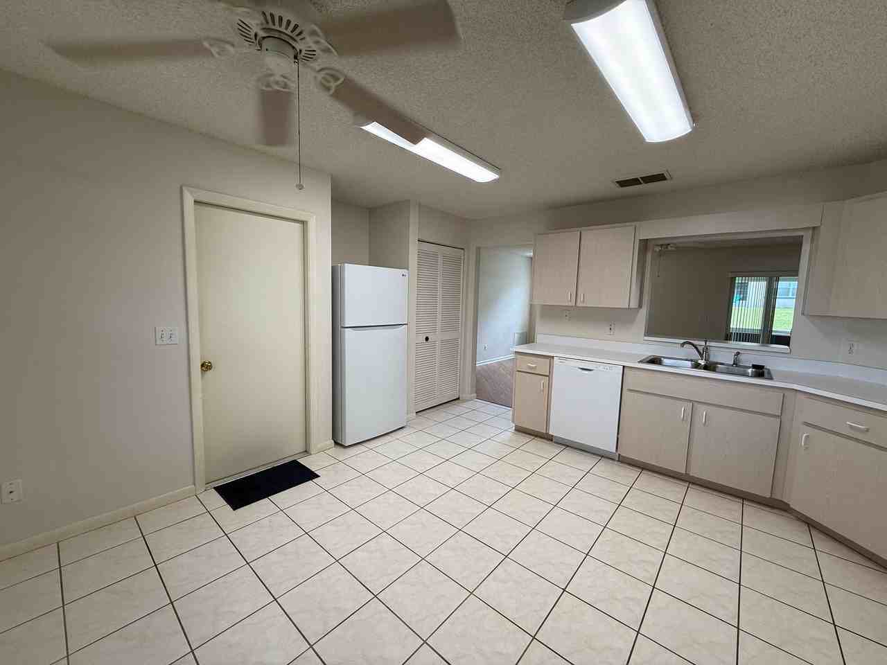 9794 Sw 96th St - Photo 3 of 17