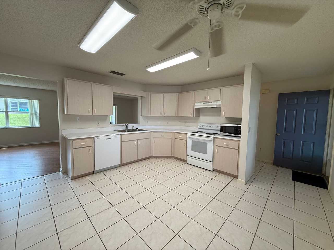 9794 Sw 96th St - Photo 4 of 17