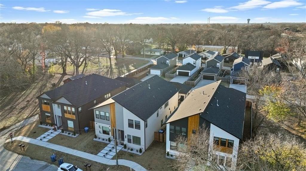 1145 Ne Monroe St - Photo 3 of 50