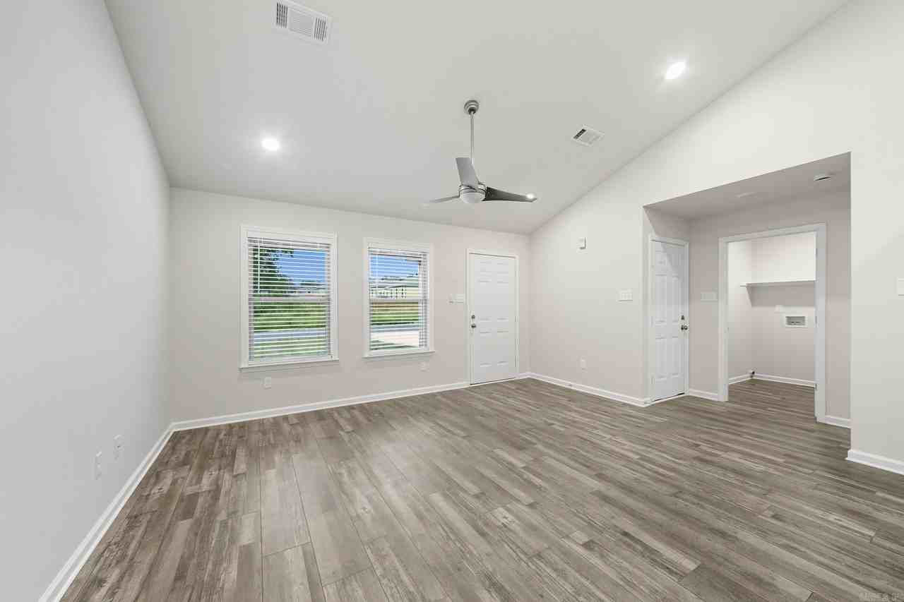 18 Bobby Eugene Drive - Photo 4 of 32