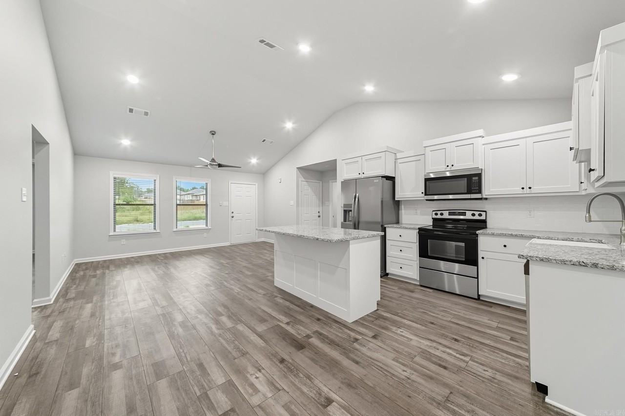 18 Bobby Eugene Drive - Photo 7 of 32