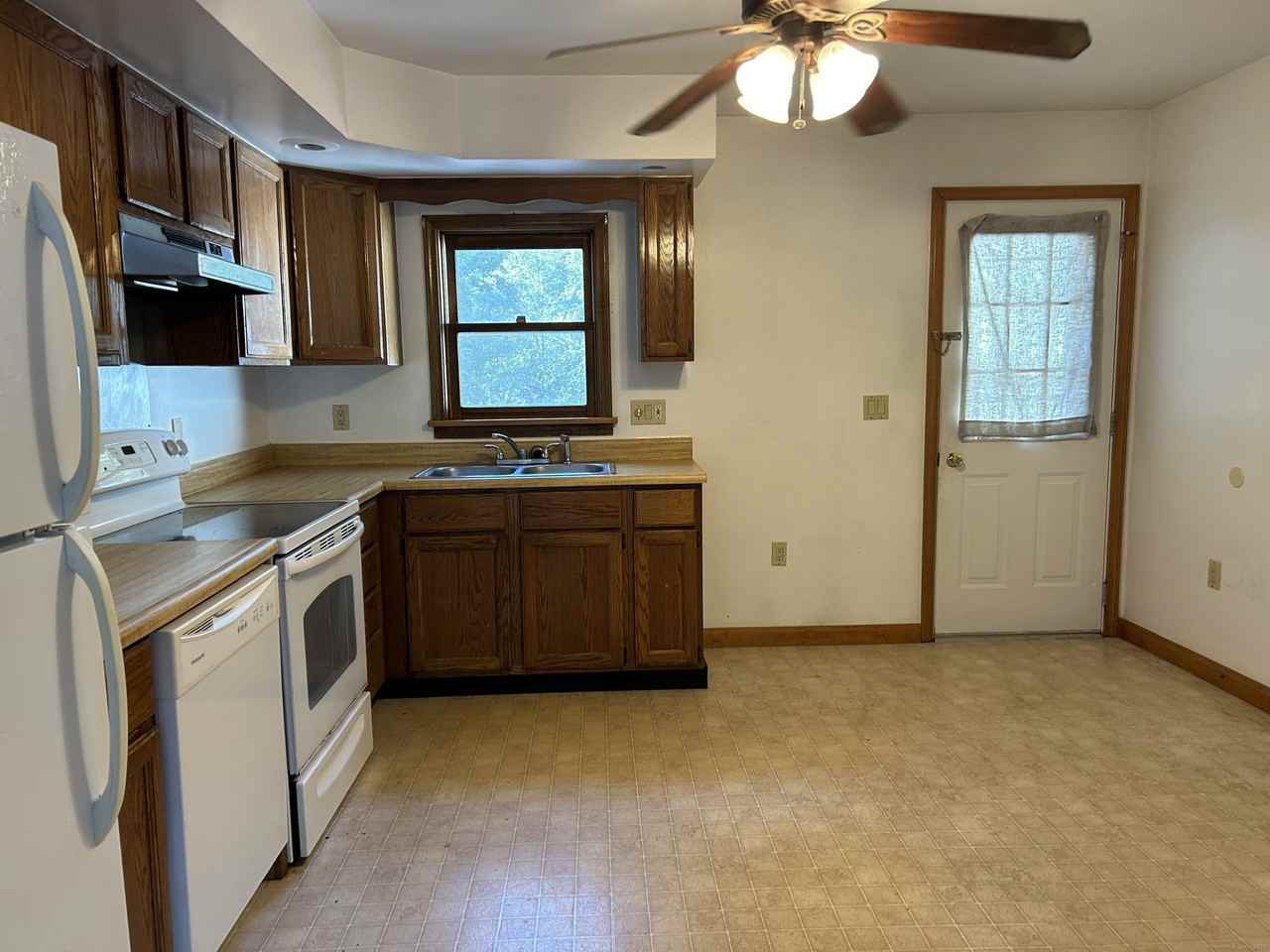 90 Godfrey Rd - Photo 4 of 11