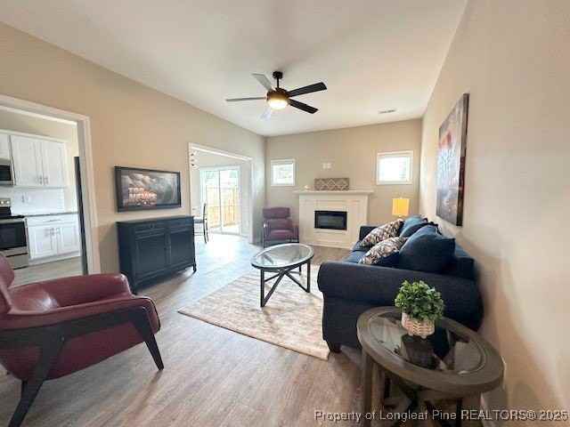 888 Kingscote Dr - Photo 6 of 31