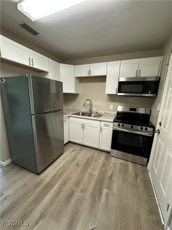 1111 Palm Ave - Photo 3 of 8