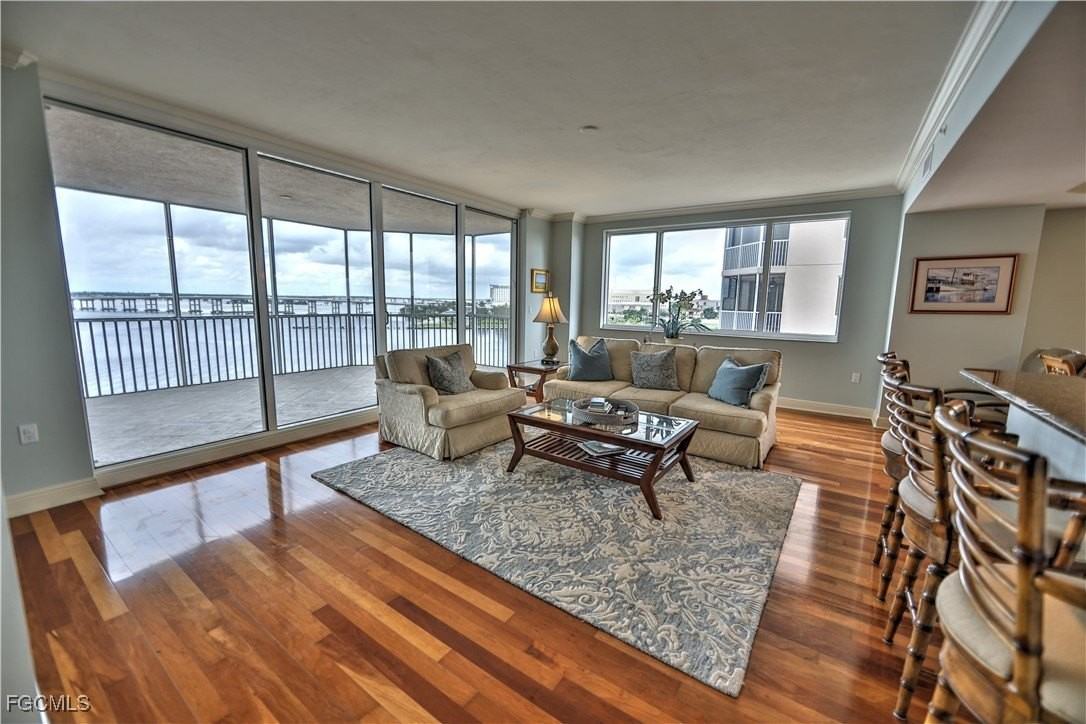 2104 W 1st St Apt 704 #704 - Photo 3 of 34