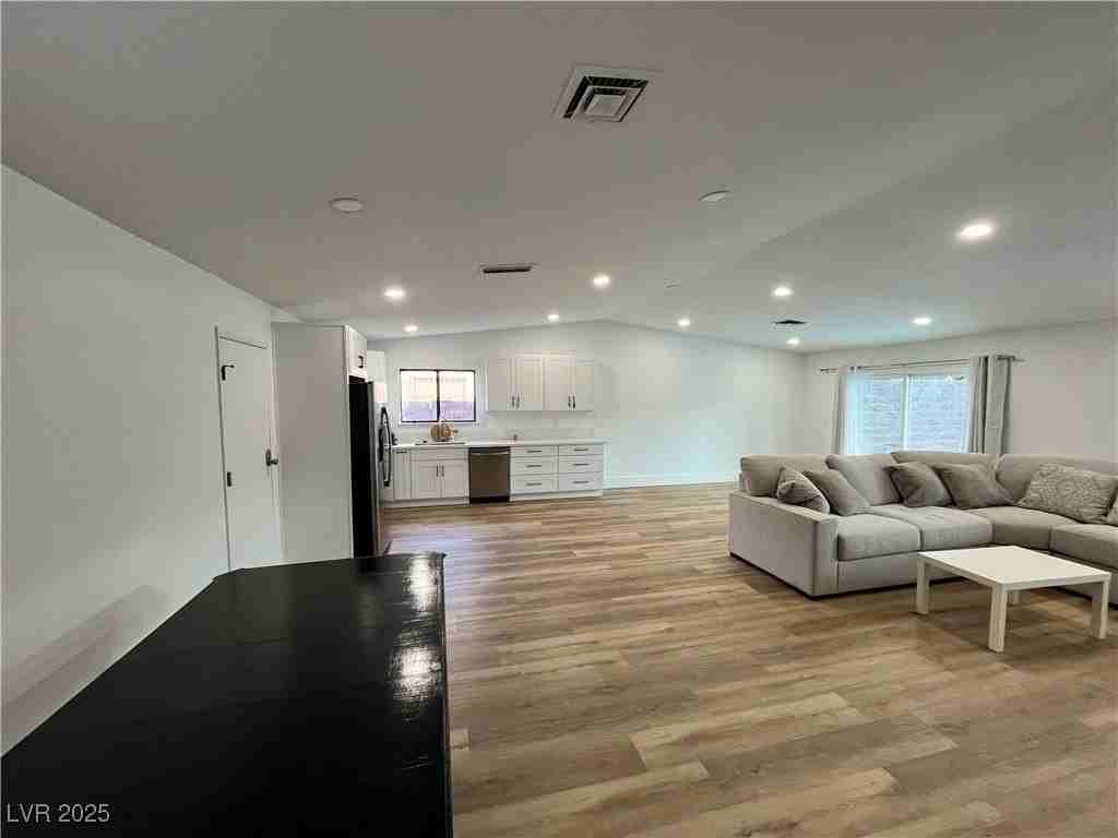 6191 Bullion Blvd - Photo 5 of 21