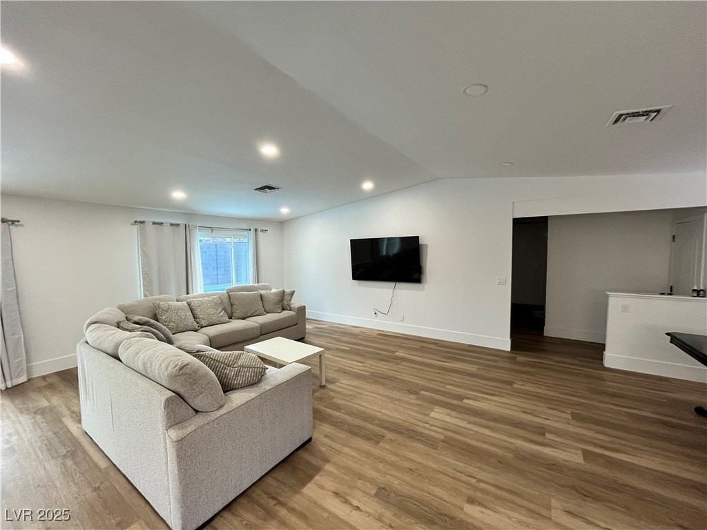 6191 Bullion Blvd - Photo 6 of 21