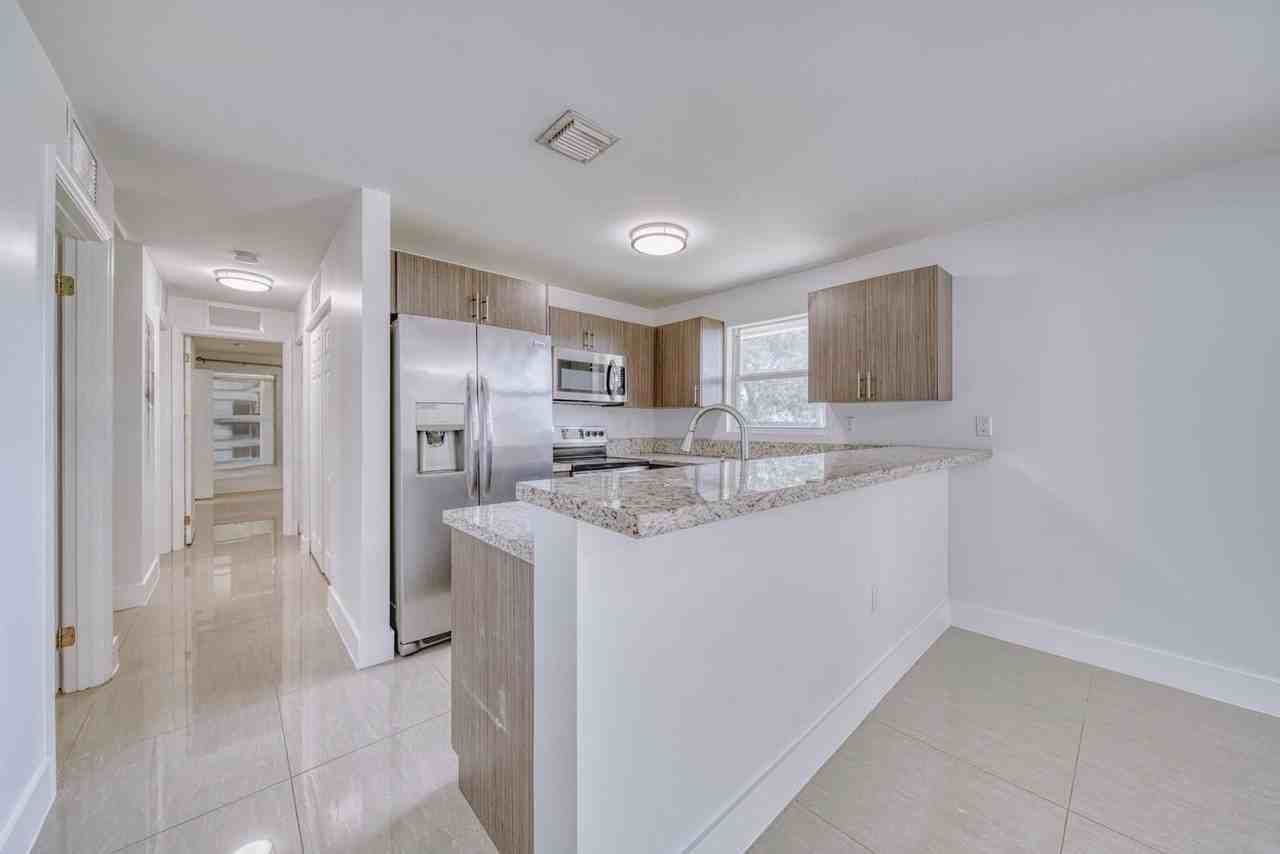 11492 Sw 190th Terrace Rd - Photo 3 of 8