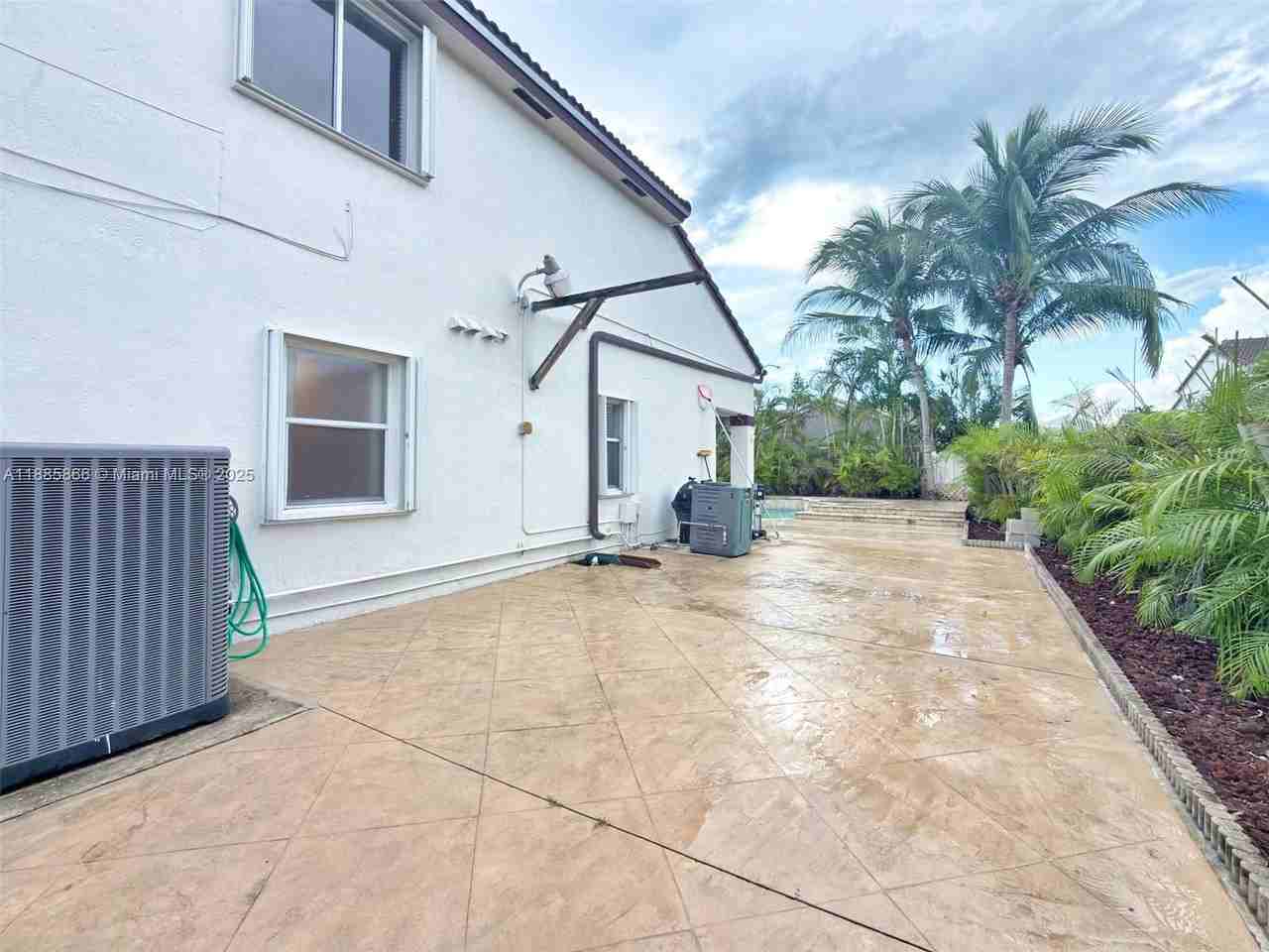 7780 Sw 160th Ave - Photo 3 of 8