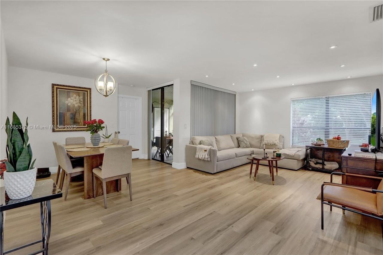 2505 Nw 49th Ter #733 - Photo 4 of 26