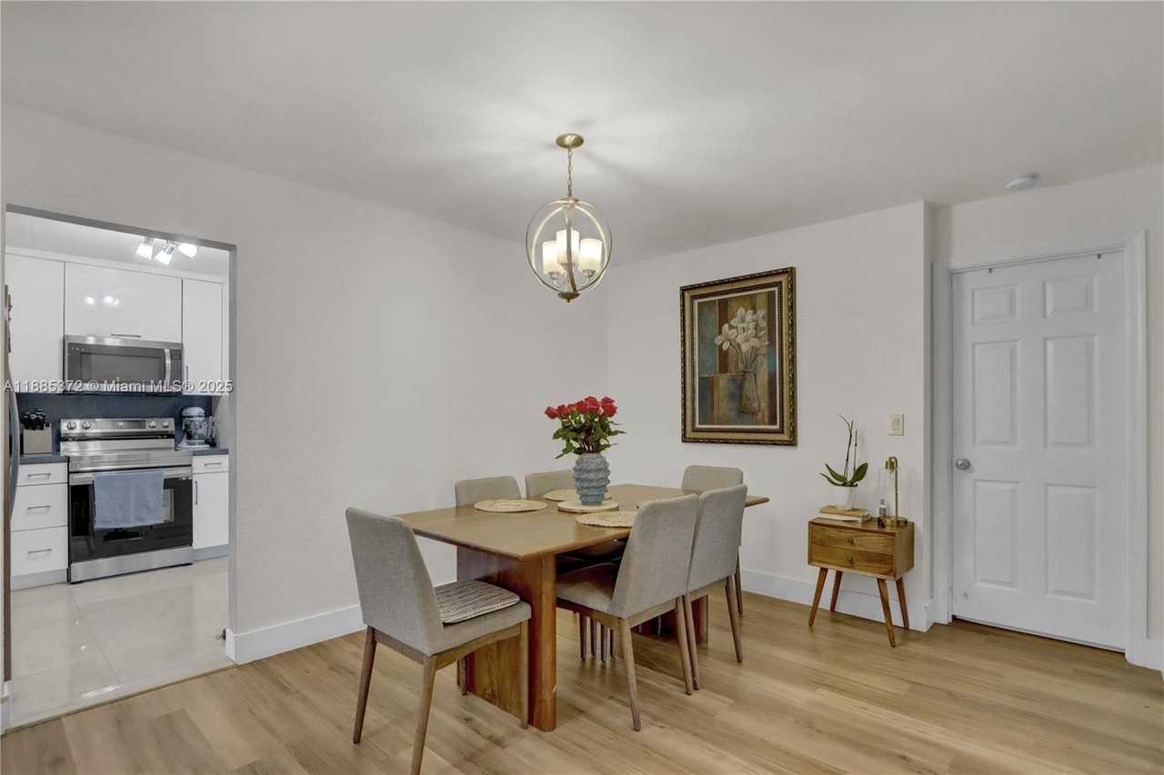 2505 Nw 49th Ter #733 - Photo 6 of 26