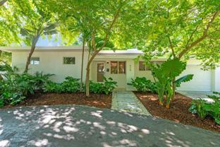 520 Ne 50th Ter - Photo 1 of 1