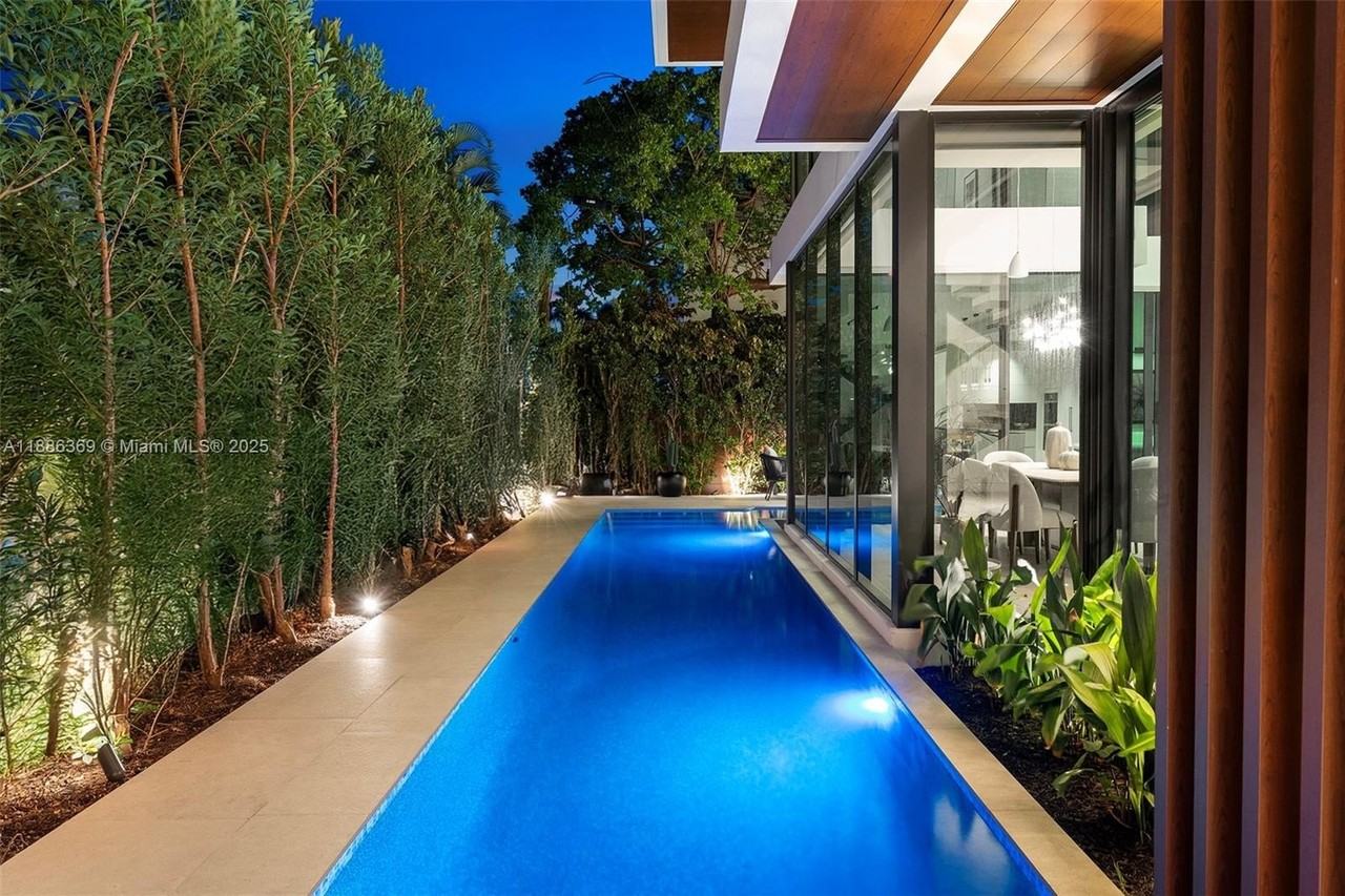 3306 Ne 16th St - Photo 2 of 50