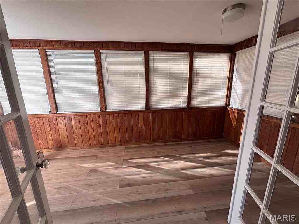 7330 Ahern Ave - Photo 5 of 15