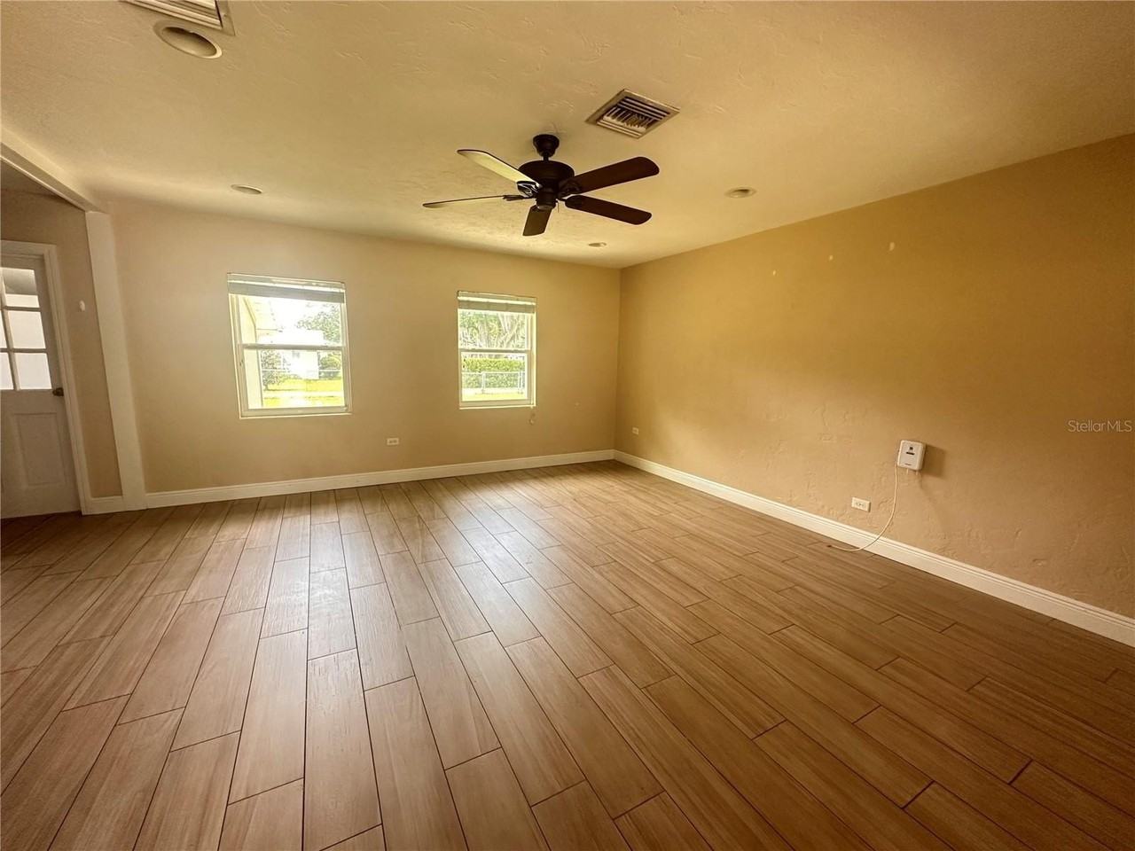 608 Se 30th Ave - Photo 3 of 10