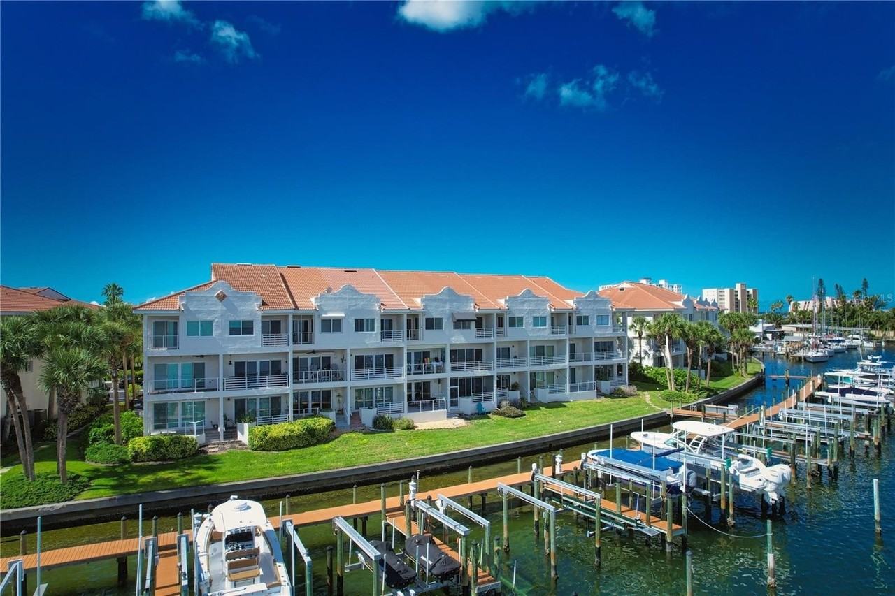 4667 Mirabella Ct - Photo 2 of 50