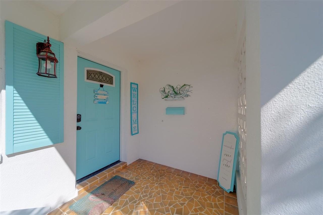 9262 140th Ln - Photo 3 of 50