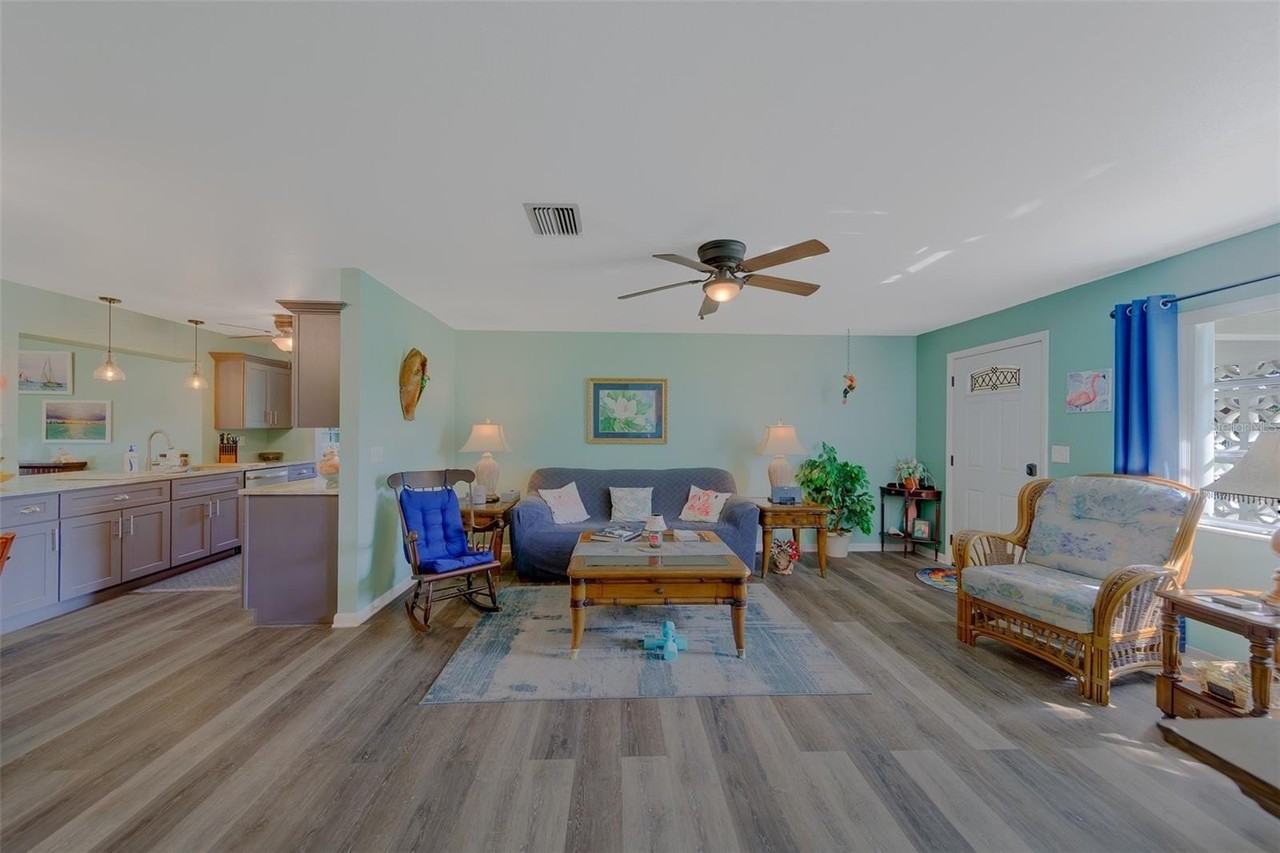 9262 140th Ln - Photo 4 of 50