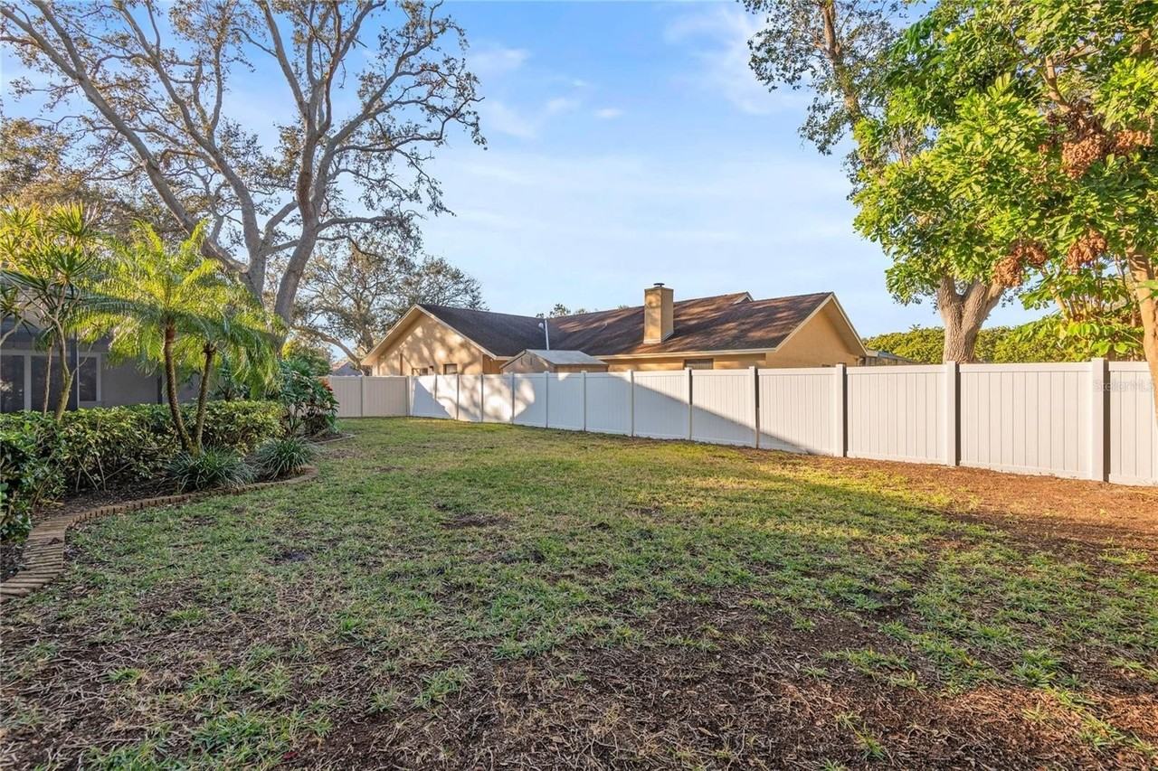 10285 Barry Dr - Photo 6 of 22