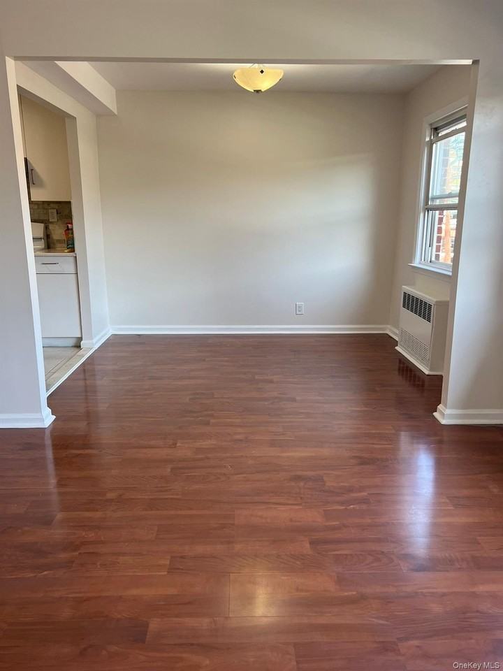 102 St - Photo 4 of 13