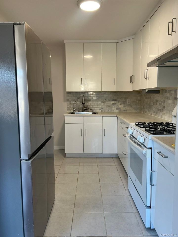 102 St - Photo 6 of 13