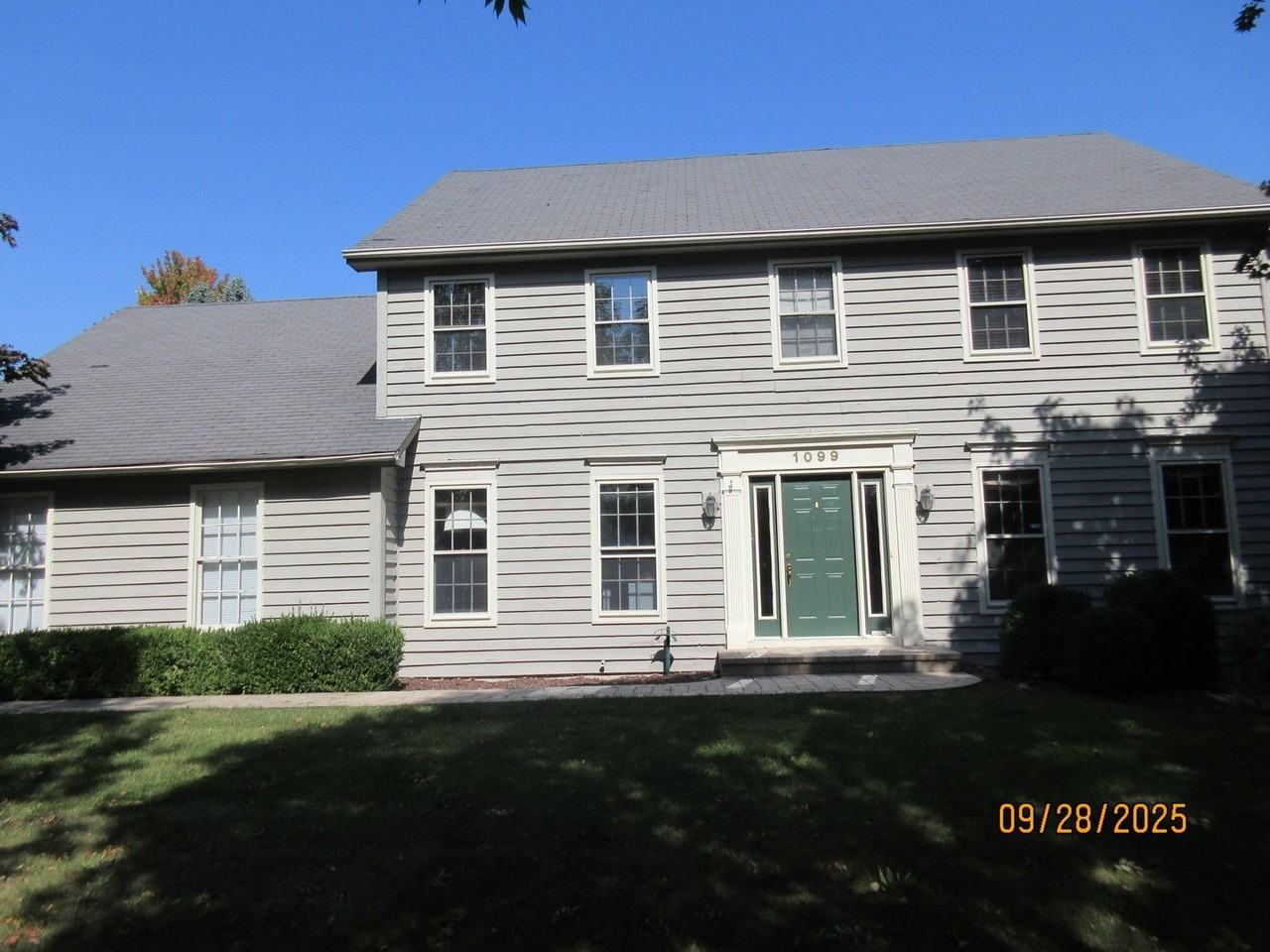 1099 W Jefferson Ave - Photo 2 of 19