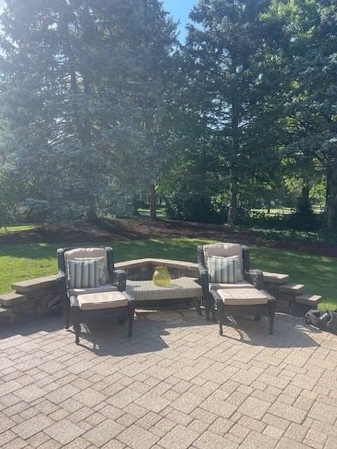 1099 W Jefferson Ave - Photo 5 of 19