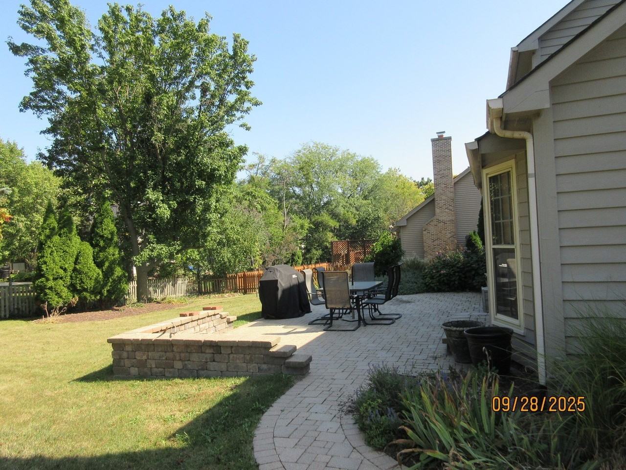 1099 W Jefferson Ave - Photo 7 of 19