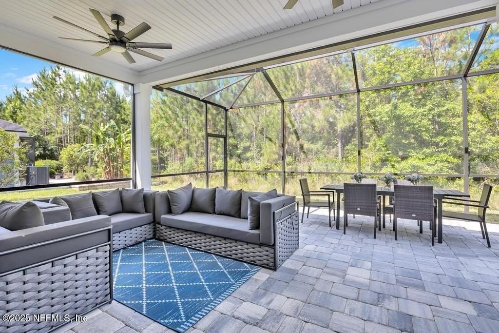 323 Glenneyre Cir - Photo 5 of 50